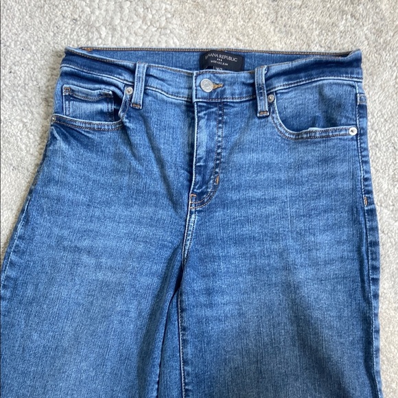 Banana Republic Wide-Leg Jeans - Picture 3 of 12